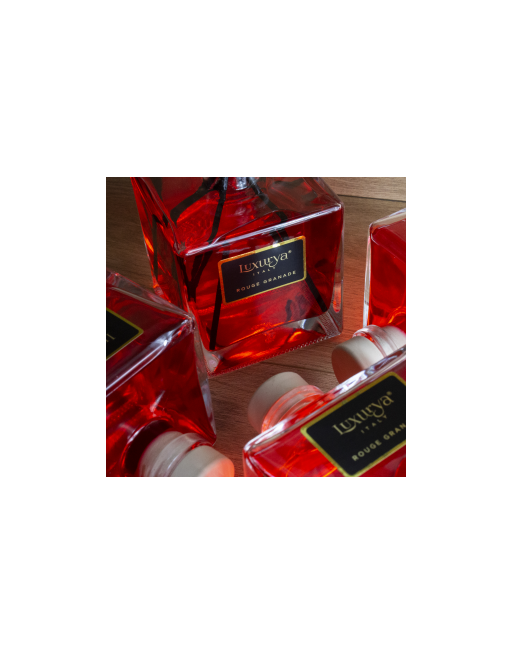 Luxurya Parfum Extrakte Raumduft – Rouge Granade, 500 Ml – Mit Duftstäbchen, Langanhaltende Verbreitung – Für Ein Angenehmes Raumklima